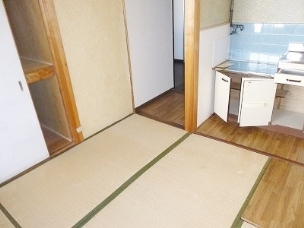 Living and room. Kitchen