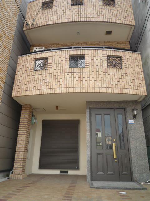 Living. Indoor (02 May 2012) shooting