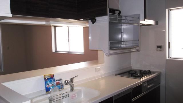 Kitchen. W2550 ・ Dishwasher ・ Down Wall