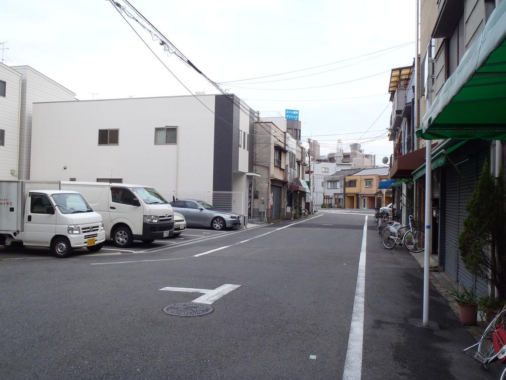 Local photos, including front road. Local (11 May 2013) Shooting