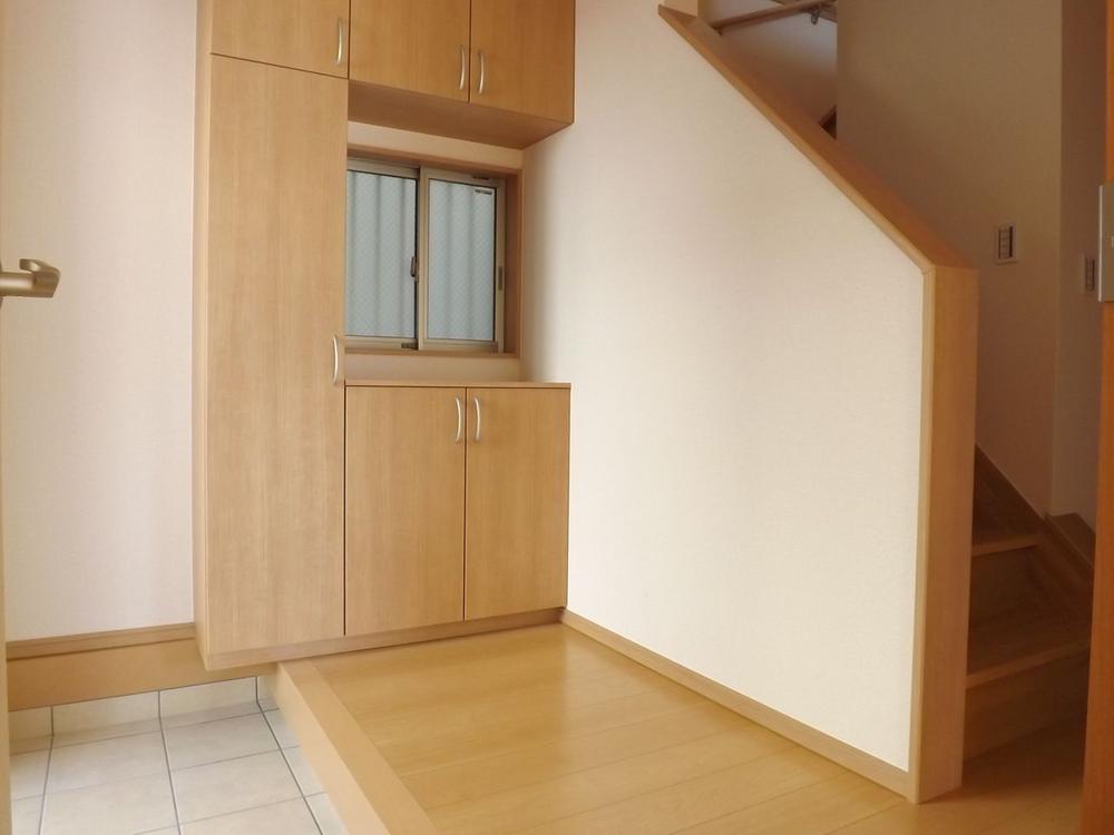 Other introspection. Local photos (entrance)