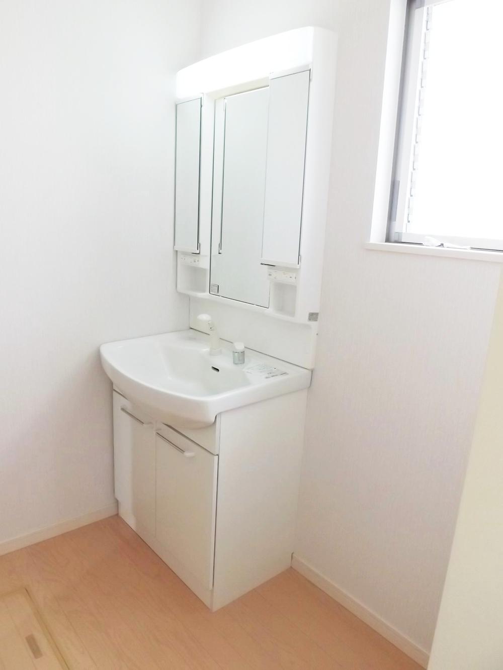 Other Equipment. With hand shower! Cleansing also shampoo happy!