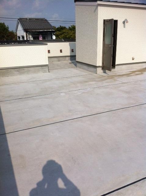 Garden. Your husband like hobbies and beer garden!  Wife home gardens and gardening!  Children as playground, You can use it for different scene! 