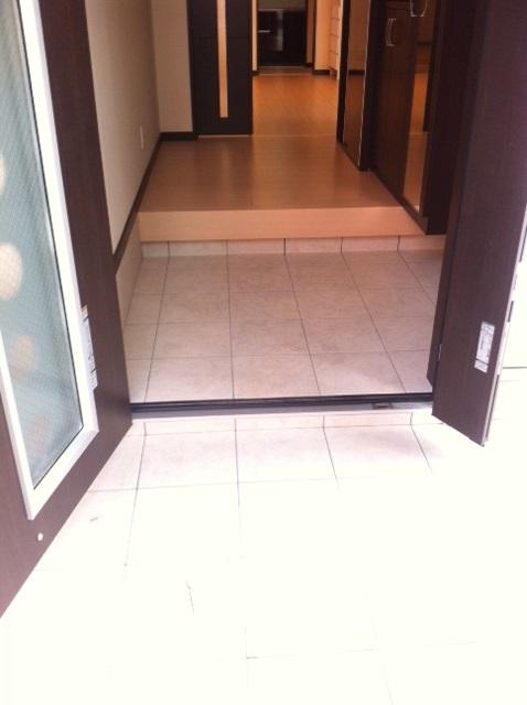 Entrance. The entrance also say the face of residence, To produce a spacious space a distinctive! Also fashionable interior highly entrance with storage! 