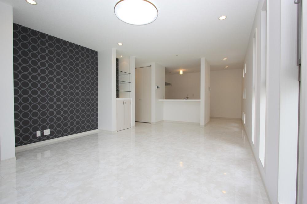 Same specifications photos (living)