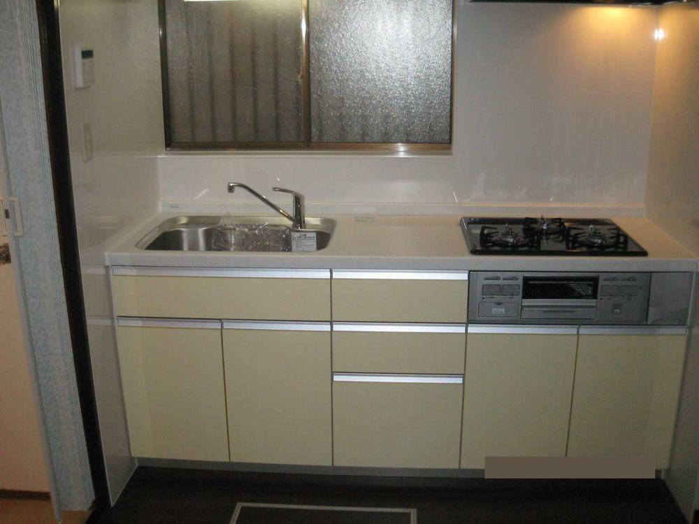 Kitchen. Renovation completed! !  It is a new article of the kitchen