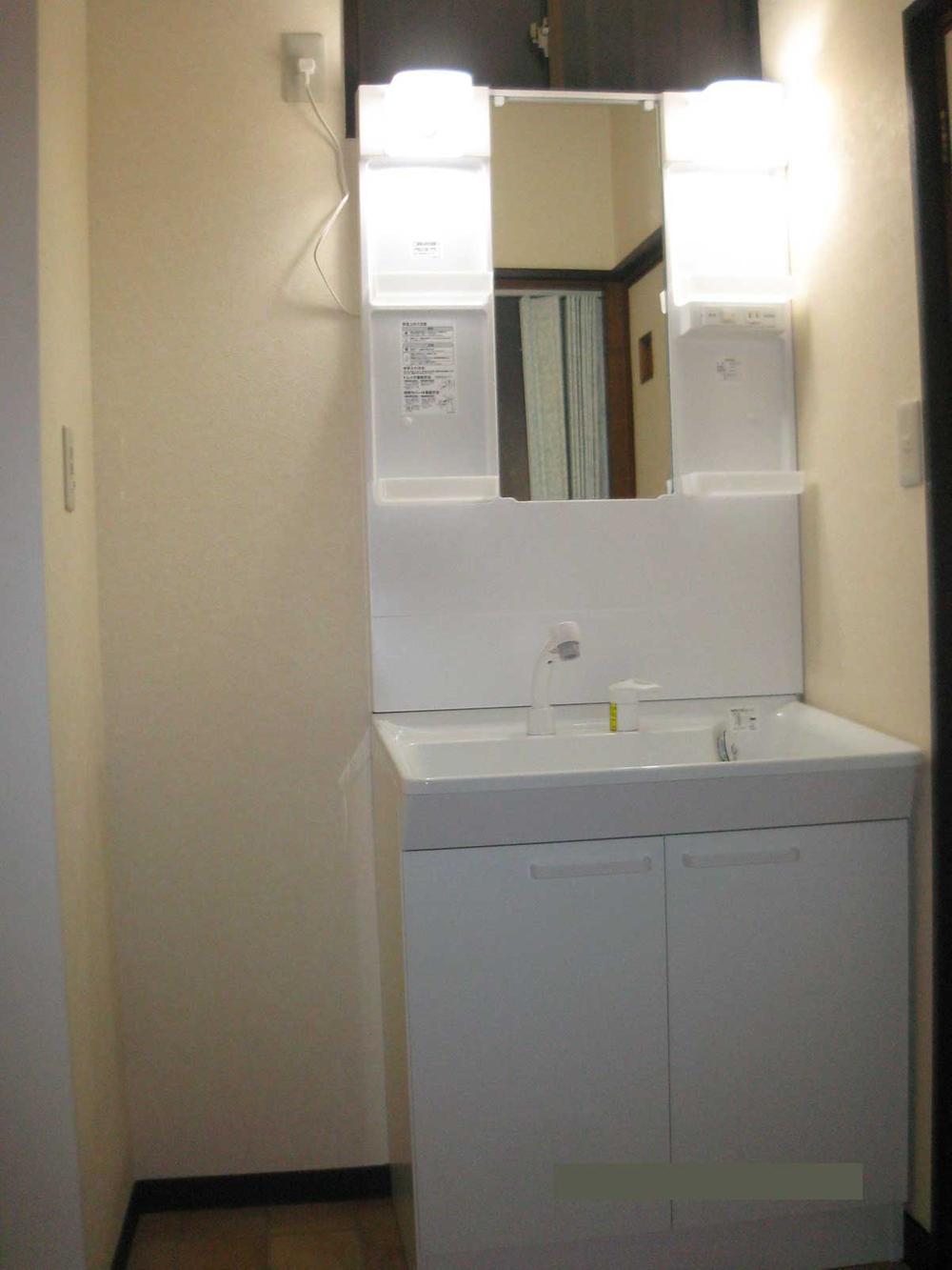 Wash basin, toilet. Renovation completed! !  It is the washstand of new