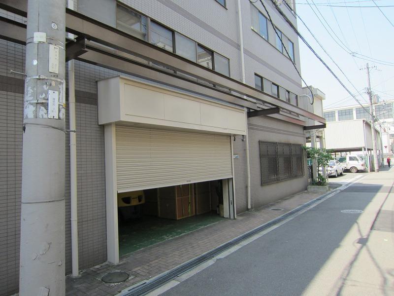 Local photos, including front road. Local shooting