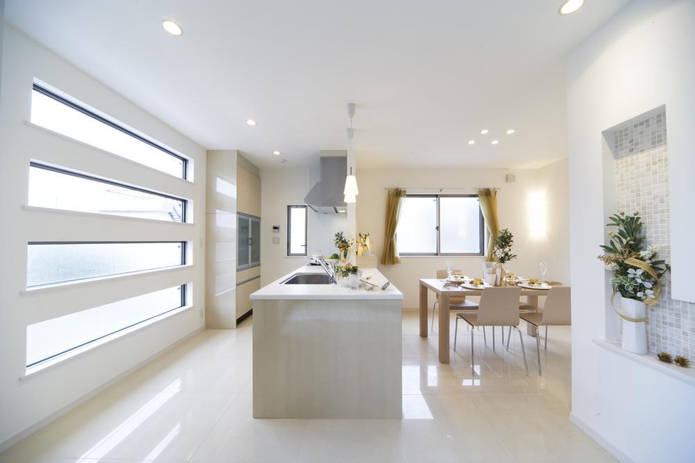 Same specifications photos (living).  ☆ Suggestions the likely increases the time of the family living ☆