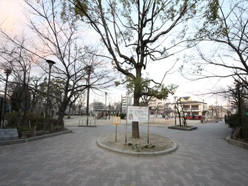 park. To 79m close proximity to Momodani park there is a large Momodani park. Also play with confidence children. It is good to have many green ~ .
