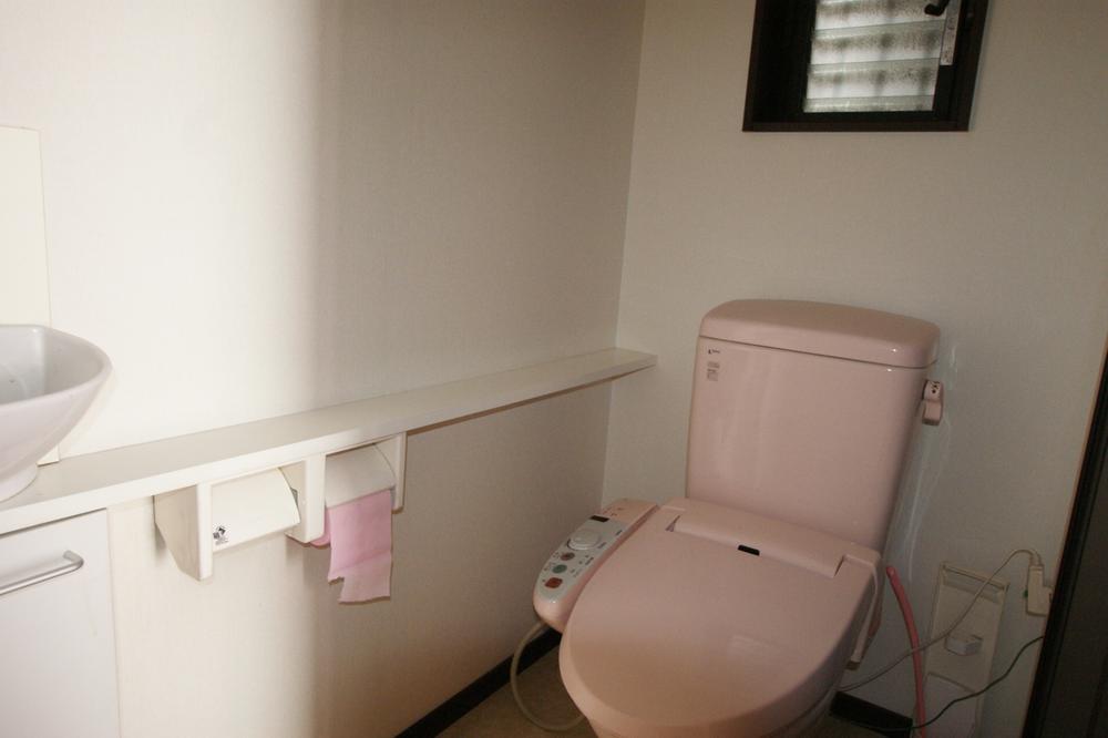 Toilet. 25 October shooting