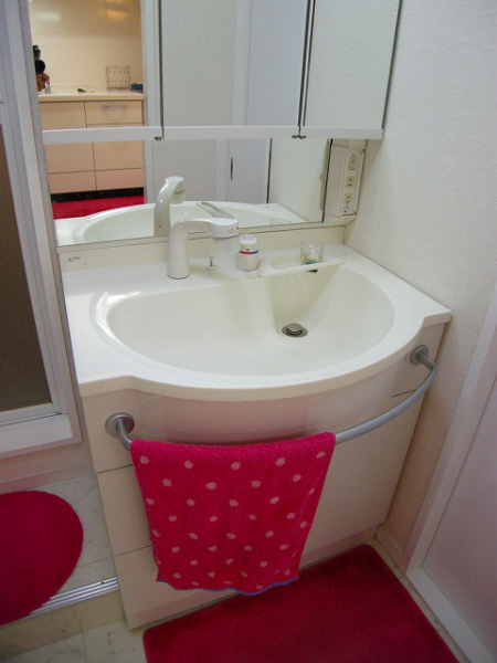 Washroom. 552