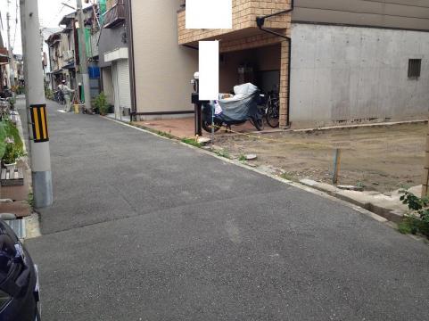 Local photos, including front road. Local shooting