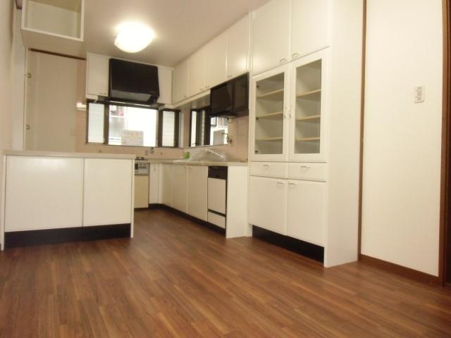 Living. Storage is plenty of kitchen