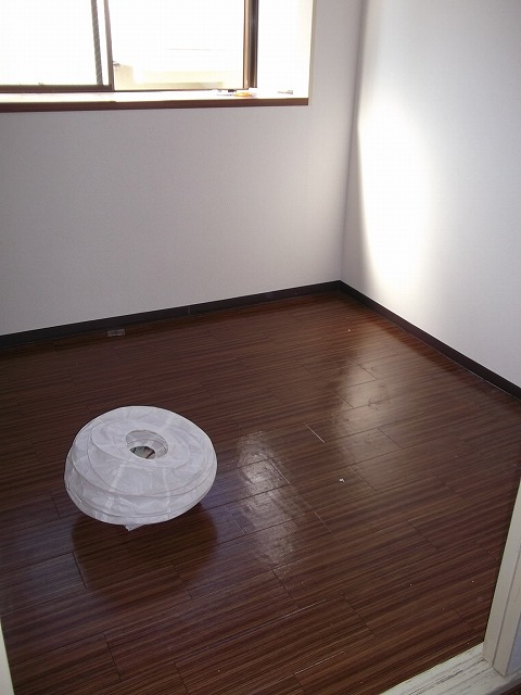 Other room space. Western-style 5 Pledge