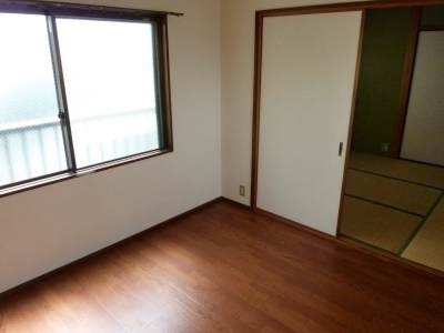 Living and room. DK