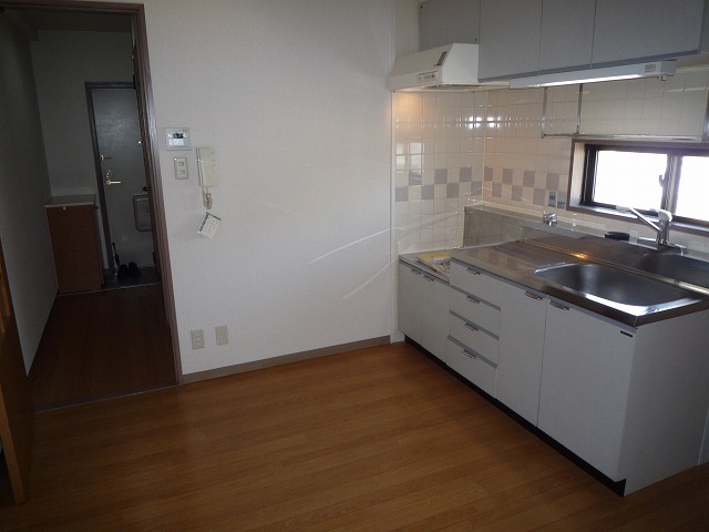Kitchen. Gas two-burner stove installation Allowed