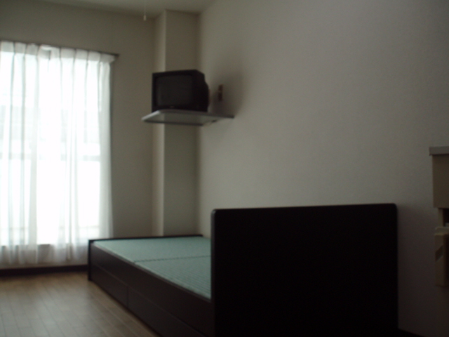 Living and room. Also with bets!