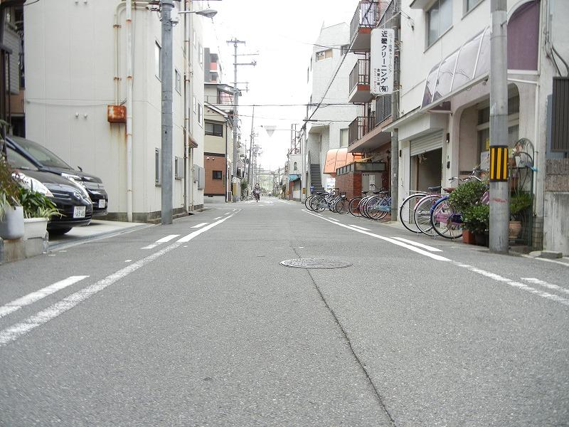 Other local. Neighborhood landscape Is a quiet environment.