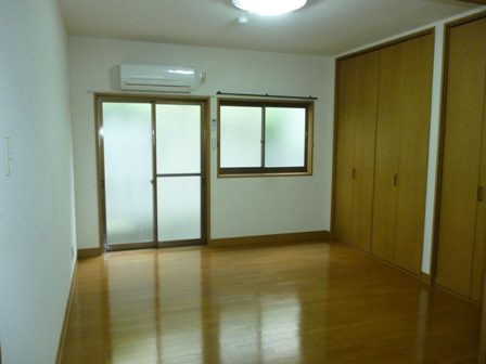 Living and room. Western-style 9.3 Pledge, Closet two places
