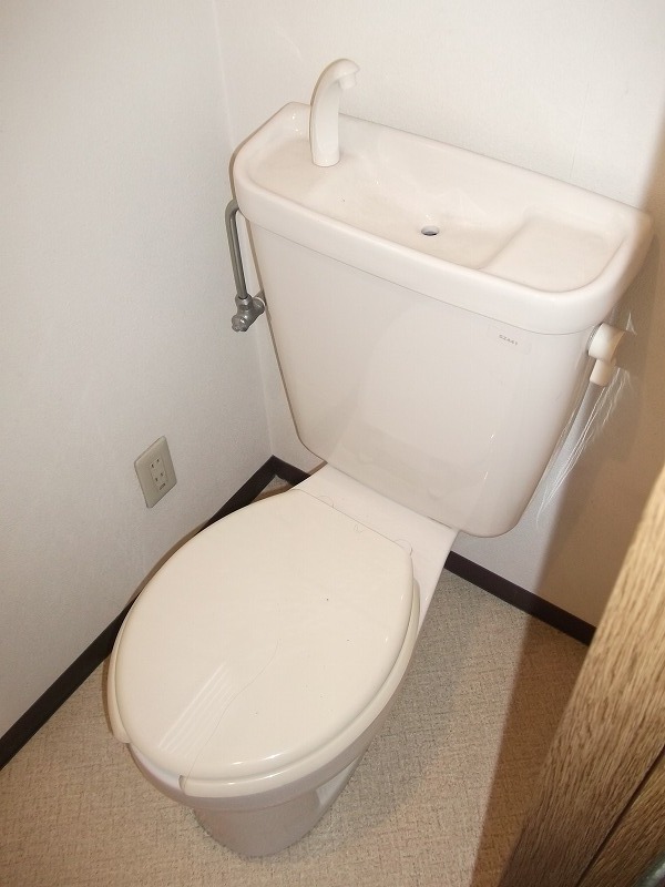 Toilet. We have with a window, Washlet installation Allowed!