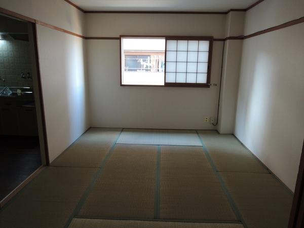 Other room space. Japanese-style room 6 quires