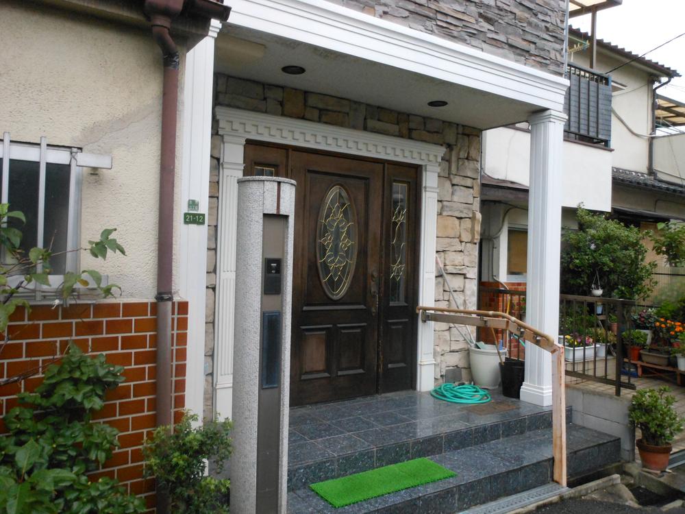 Local appearance photo. Pull you a lot of looks conspicuously at the entrance, such as the castle! 