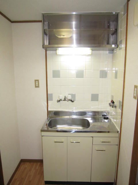Kitchen. Gas stove installation Allowed! !