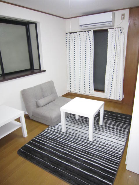 Living and room. Western-style 6 Pledge! !