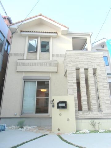 Local appearance photo. It is a house of new construction 2-story