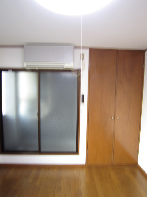Living and room. Yes veranda