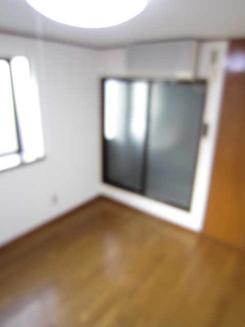 Living and room. It is a corner room
