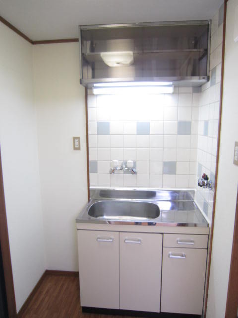 Kitchen. Gas stove installation Allowed! !