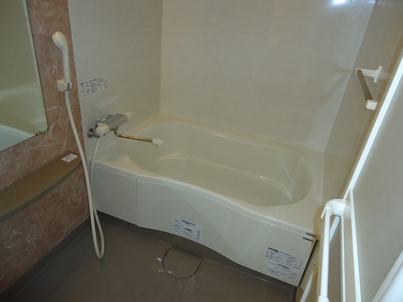 Bath. Bathtub of spread!