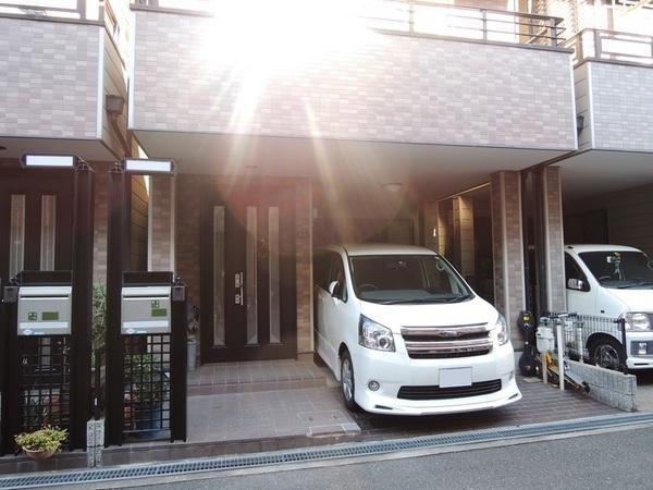 Parking lot. High roof car OK. Before it will stop and the road is wide slip. 