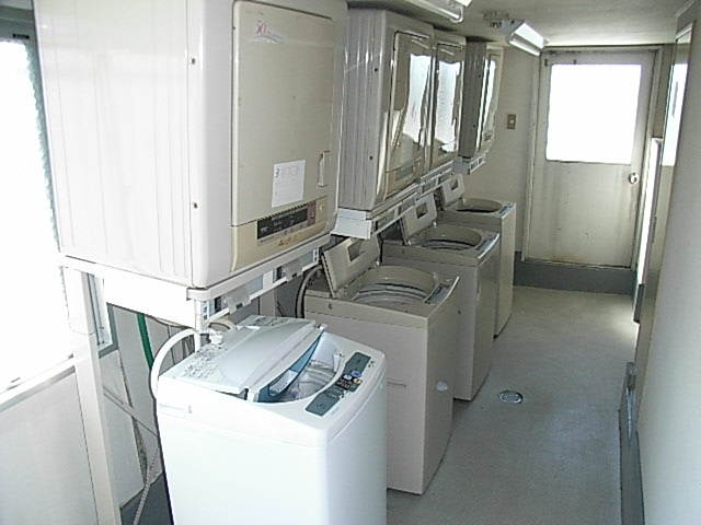Other common areas. ☆ Residents only coin-operated laundry facilities of peace of mind ☆