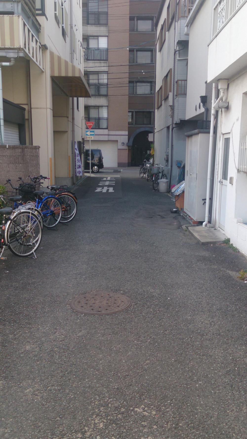 Local photos, including front road. It is the north side of the contact road. 