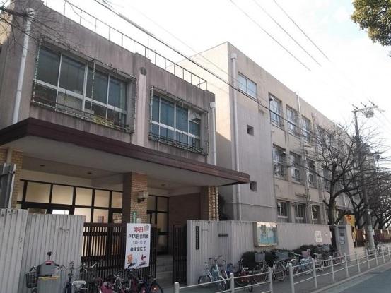 Primary school. Osaka Municipal Higashinakahama a 7-minute walk from the 487m Osaka Municipal Higashinakahama elementary school to elementary school
