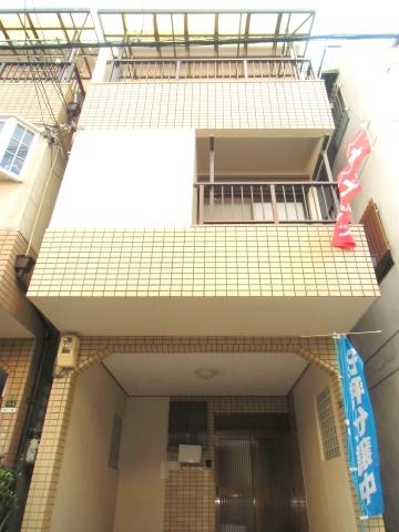 Local appearance photo. Osaka Municipal Central line Midoribashi Station 9 minute walk