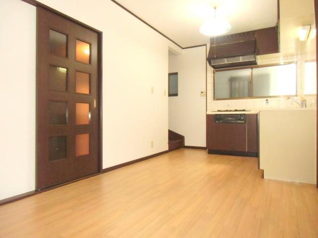 Living. Lighting is good