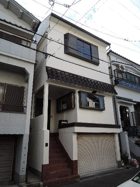 Local appearance photo. Local (12 May 2013) Shooting