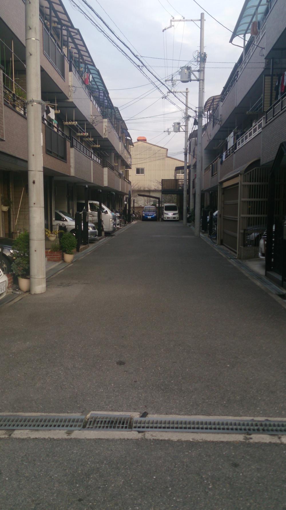 Other local. It is the entire surface of the road.  Car loading and unloading is also a size that can be easily. 