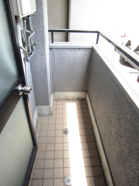 Balcony. Washing machine balcony location! !