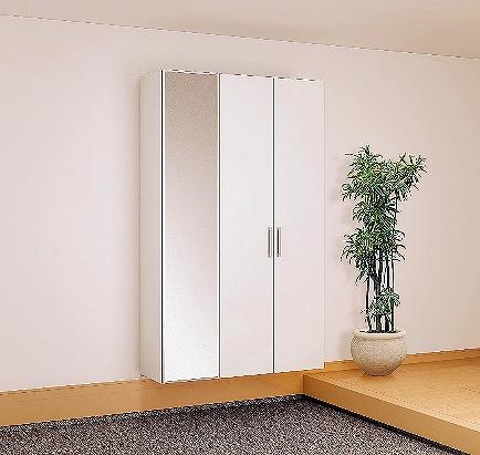 Entrance. Entrance Example of construction