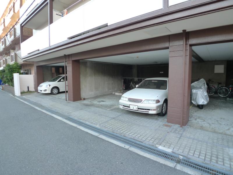 Parking lot