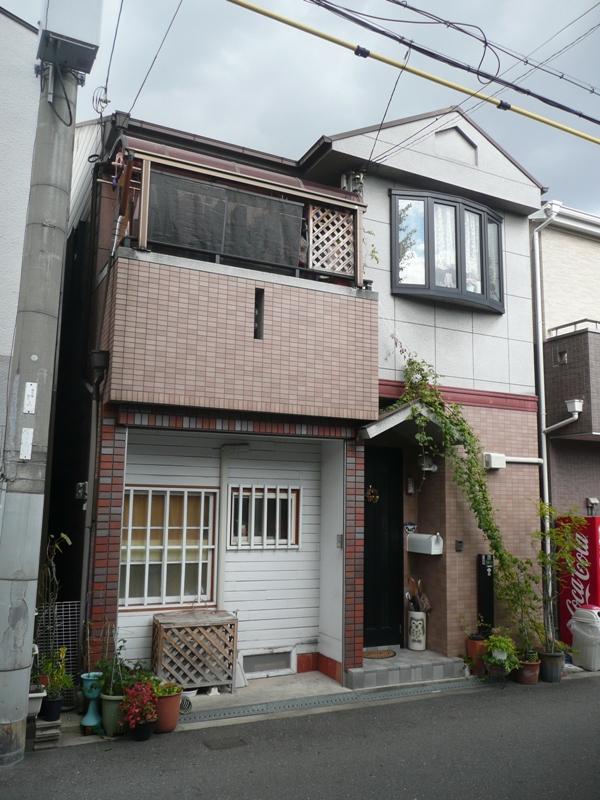 Local appearance photo. Local (11 May 2013) Shooting