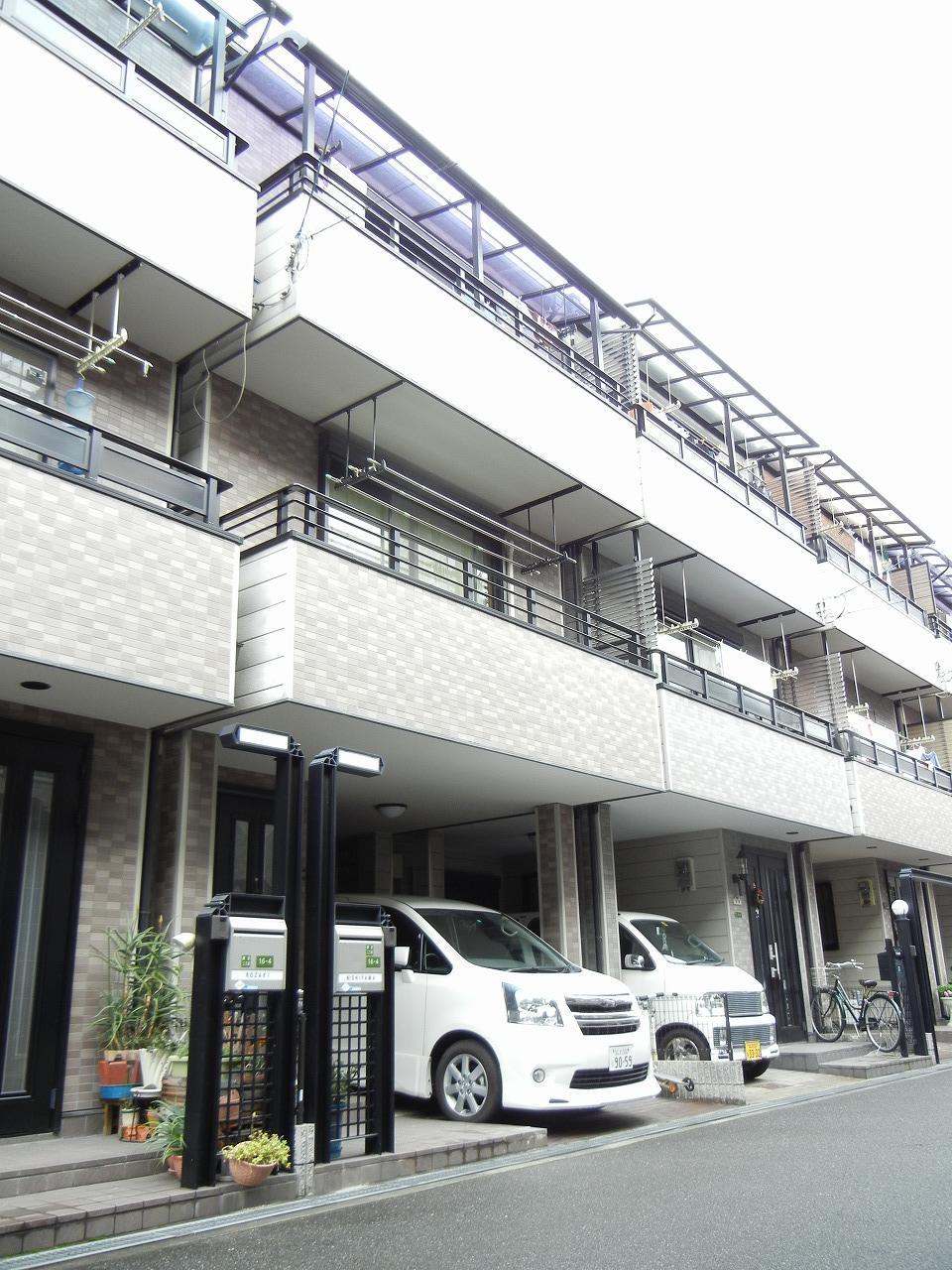 Local appearance photo. Local (12 May 2013) Shooting