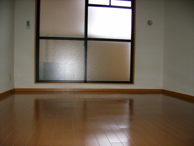 Living and room. Shades of warm!