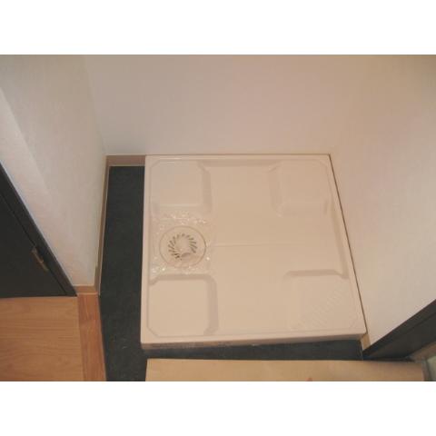 Other Equipment. TV monitor Hong