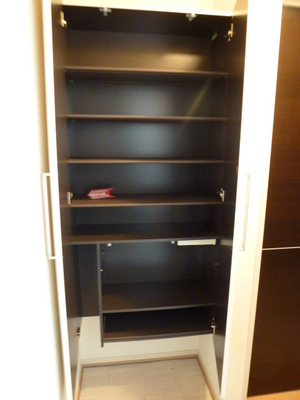 Entrance. Entrance + shoes BOX